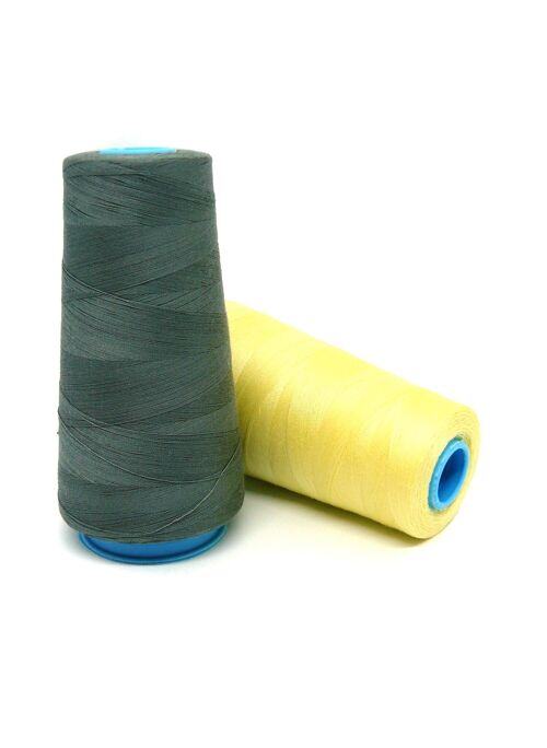 Cône fil polyester 2 couleurs, 2500 m  lot 5