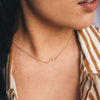 Asri Hammered Wave Necklace - Gold