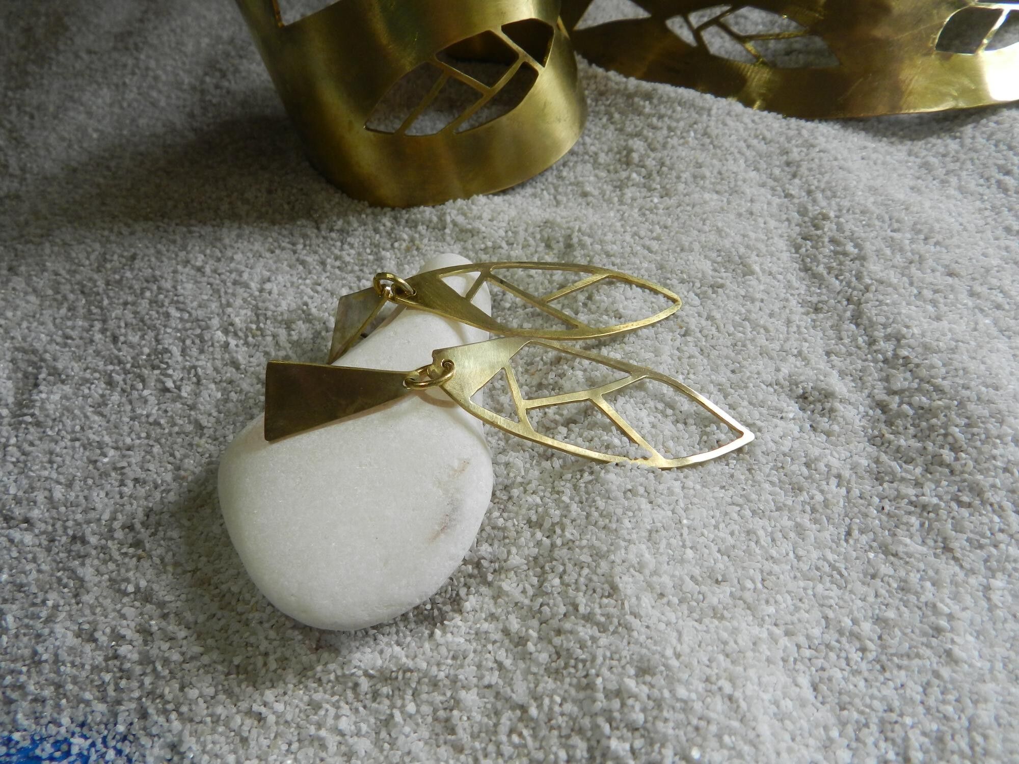 Piccoli orecchini Xouba, in ottone o placcati oro