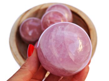 Sphère de quartz rose (45 mm - 65 mm) 6