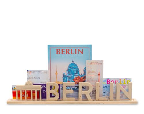 Berlin, Wooden Letter Stand Souvenir with Brandenburg Gate: can be personalized with photos and tickets