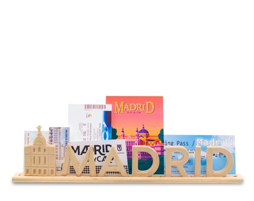 Madrid, Wooden Letter Stand Souvenir with Edificio Metrópolis: can be personalized with photos and tickets