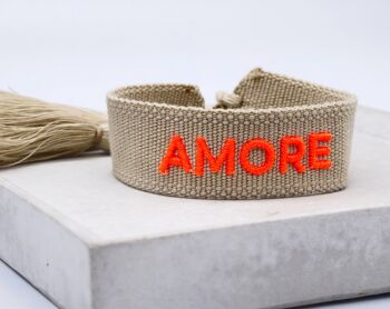 Bracelet déclaration AMORE tissé, brodé beige orange fluo 7