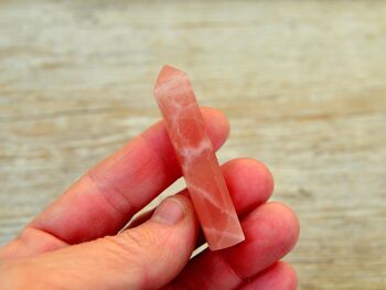 Pointe de cristal de calcite rose (45 mm - 55 mm) 2