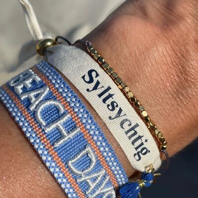 BEACH DAYS Statement Armband gewebt, bestickt hellblau weiß