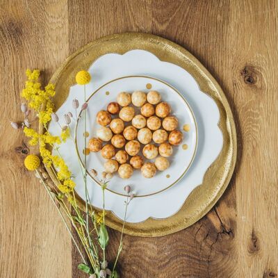 Avellanas en chocolate con café irlandés - Nueces recubiertas de chocolate en envase negro