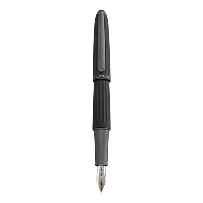 Black 14 ct Aero Fountain Pen