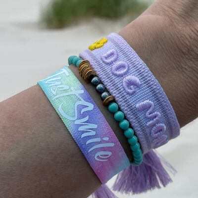 DOG MOM Statement Armband gewebt, bestickt lila