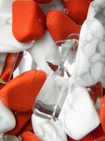 VitaJuwel Era FITNESS | Carafe à pierres précieuses avec jaspe rouge, magnésite et cristal de roche 3