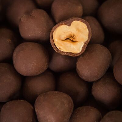 Nocciole Piemonte IGP ricoperte di Cioccolato Fondente 70% - Formato da 40 grammi