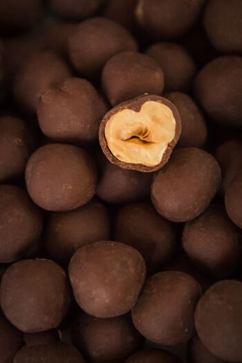 Noisettes du Piémont IGP enrobées de Chocolat Noir 70% - format 40grammes 1
