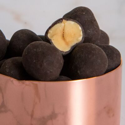 Piemontesische Haselnüsse umhüllt von 70 % dunkler Schokolade – 200-Gramm-Format