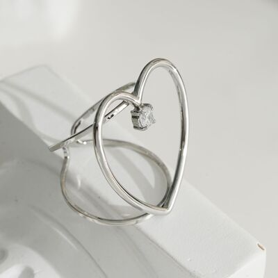 Anello linea in argento con cuore e ossido di zirconio
