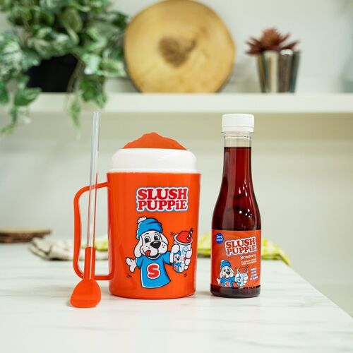 SLUSH PUPPiE Zero Sugar Strawberry Making Cup