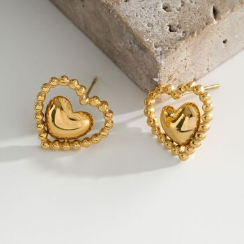 Boucles d'oreilles dorées en coeur 1
