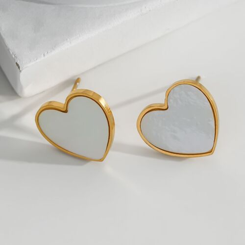 Boucles d'oreilles puces d'oreilles dorées coeur blanche