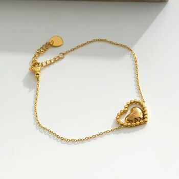 Bracelet doré fin avec coeur 1
