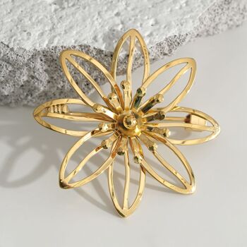 Broche dorée fleurs 2