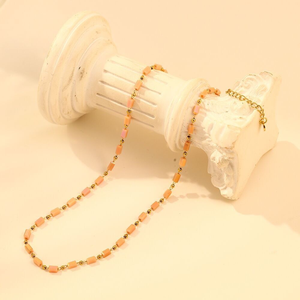 Collana in pietra naturale rosa