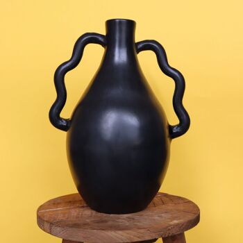 Vase Romain Artisanal Anses Ondulées - Noir 1