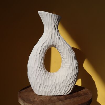 Handgefertigte geschnitzte Vase – Weiß – Keramik