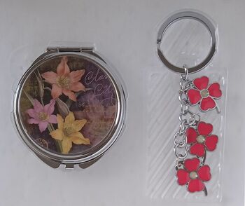 Set pour femme avec miroir et porte-clés dans un coffret cadeau dans différents modèles. Dimension du colis : 14x2x14cm DL-972 2