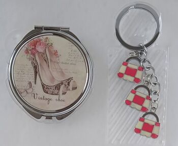 Set pour femme avec miroir et porte-clés dans un coffret cadeau dans différents modèles. Dimension du colis : 14x2x14cm DL-972 6