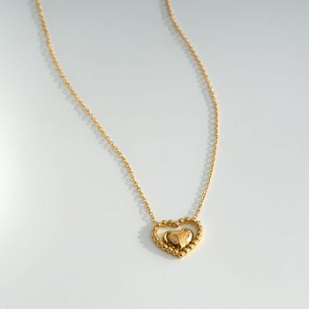 Collier doré fin avec pendentif coeur 1