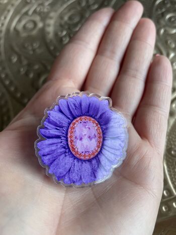 Pin's acrylique recyclé Fleur gerbera violet 3