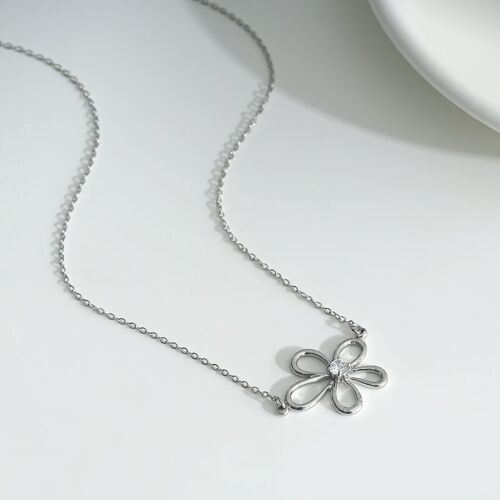 Collier argenté avec fleur en strass