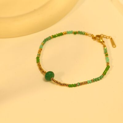 Goldenes Armband mit grünem Naturstein
