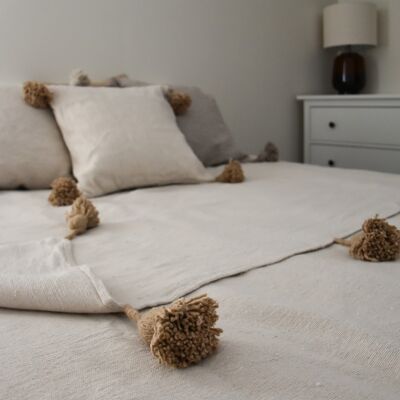 Moroccan pom pom blankets L - handwoven - made out of cotton and wool