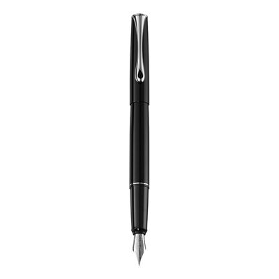 Esteem black lacquered fountain pen