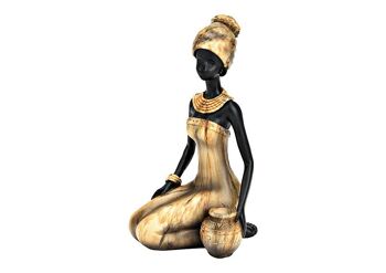 Femme africaine assise en poly marron (L/H/P) 10x18x10cm