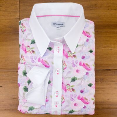 Grenouille – Langärmliges Hemd mit Abnähern und Blumenstickerei in Rosa