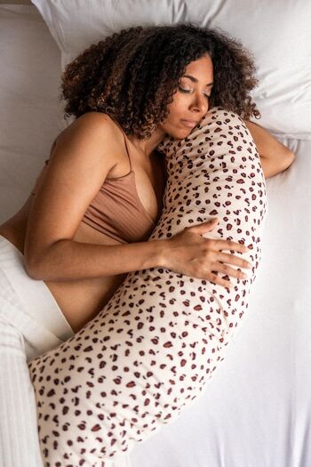 Coussin de grossesse et d’allaitement léopard Graou You&Milk 1