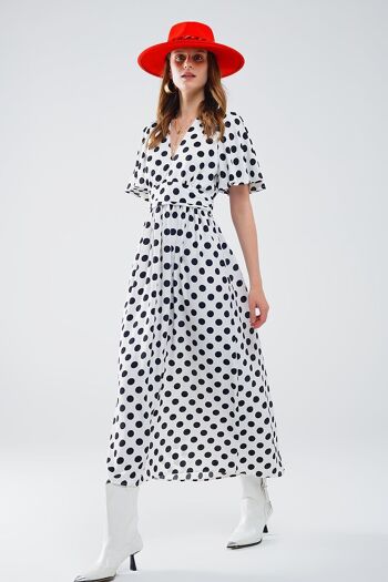 Robe longue à pois avec dos nu 5