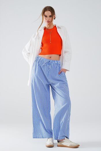 Pantalon rayé bleu avec taille élastique et poches 3