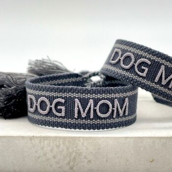 Bracelet de déclaration DOG MOM tissé et brodé anthra 2