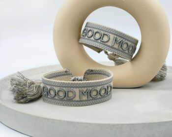 Bracelet déclaration GOOD MOOD tissé, brodé gris blush 1