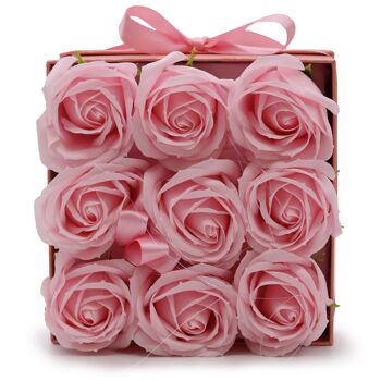 GSFB-04 - Bouquet Cadeau Fleur de Savon - 9 Roses Roses - Carré - Vendu en 1x unité/s par extérieur 1