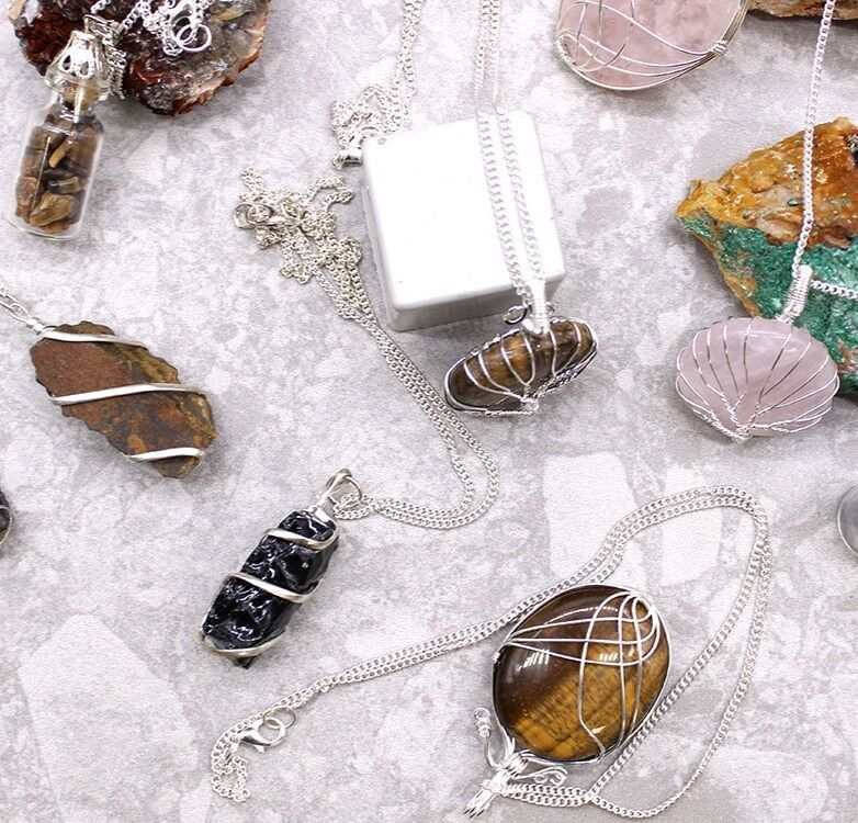 IGJ-ST - Set iniziale di collane con pietre preziose indiane - Venduto in 1 unità/e per esterno