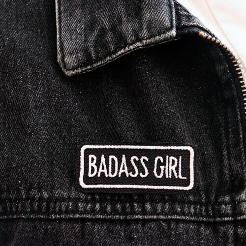 broche brodée "Badass girl "