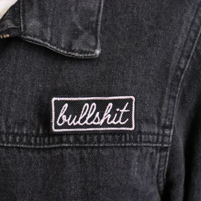 Broche bordado "Bullshit"