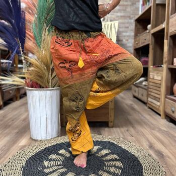 YFP-03 - Pantalons de yoga et de festival - Imprimé High Cross Himalayan sur Orange - Vendu en 1x unité/s par extérieur 1