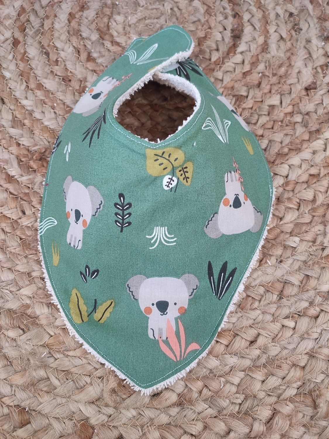 Lätzchen mit Bandana-Spitze