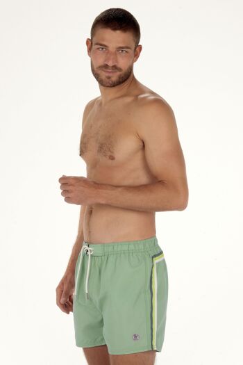 Plain swim shorts with three-color stripes