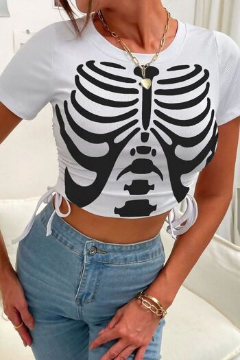 T-shirt court côtelé imprimé squelette froncé sur le côté -AD6071 3