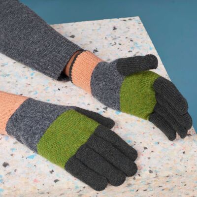 Men's Lambswool Gloves - blocks - green & peach