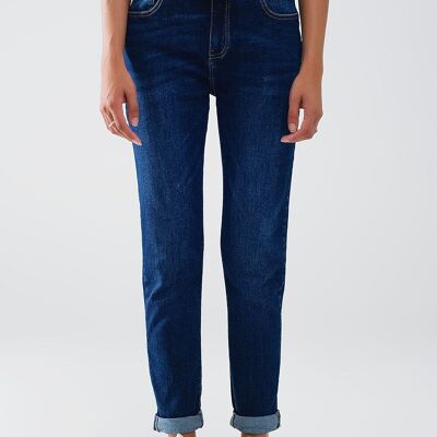 Enganliegende Jeans mit mittelhohem Bund in dunkler Waschung